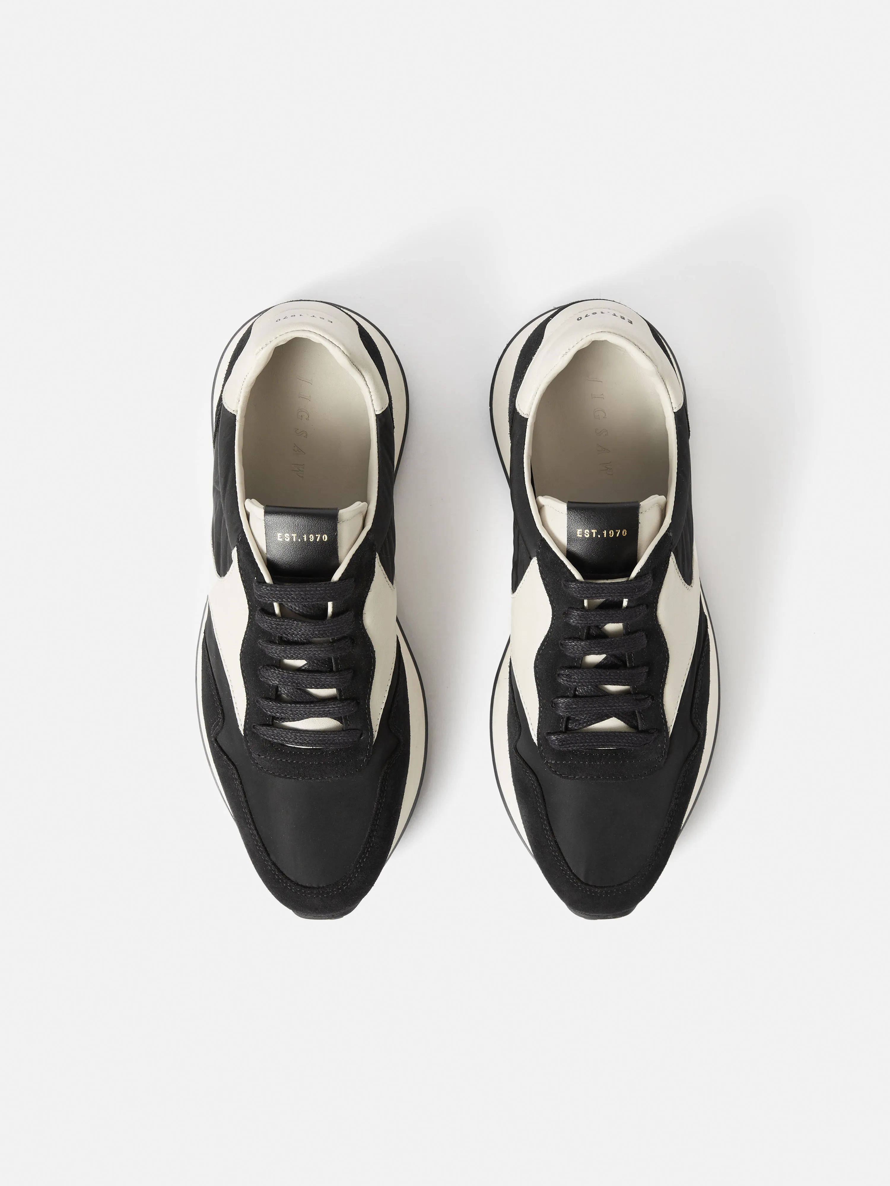 Finsbury Vintage Runner Trainer | Black