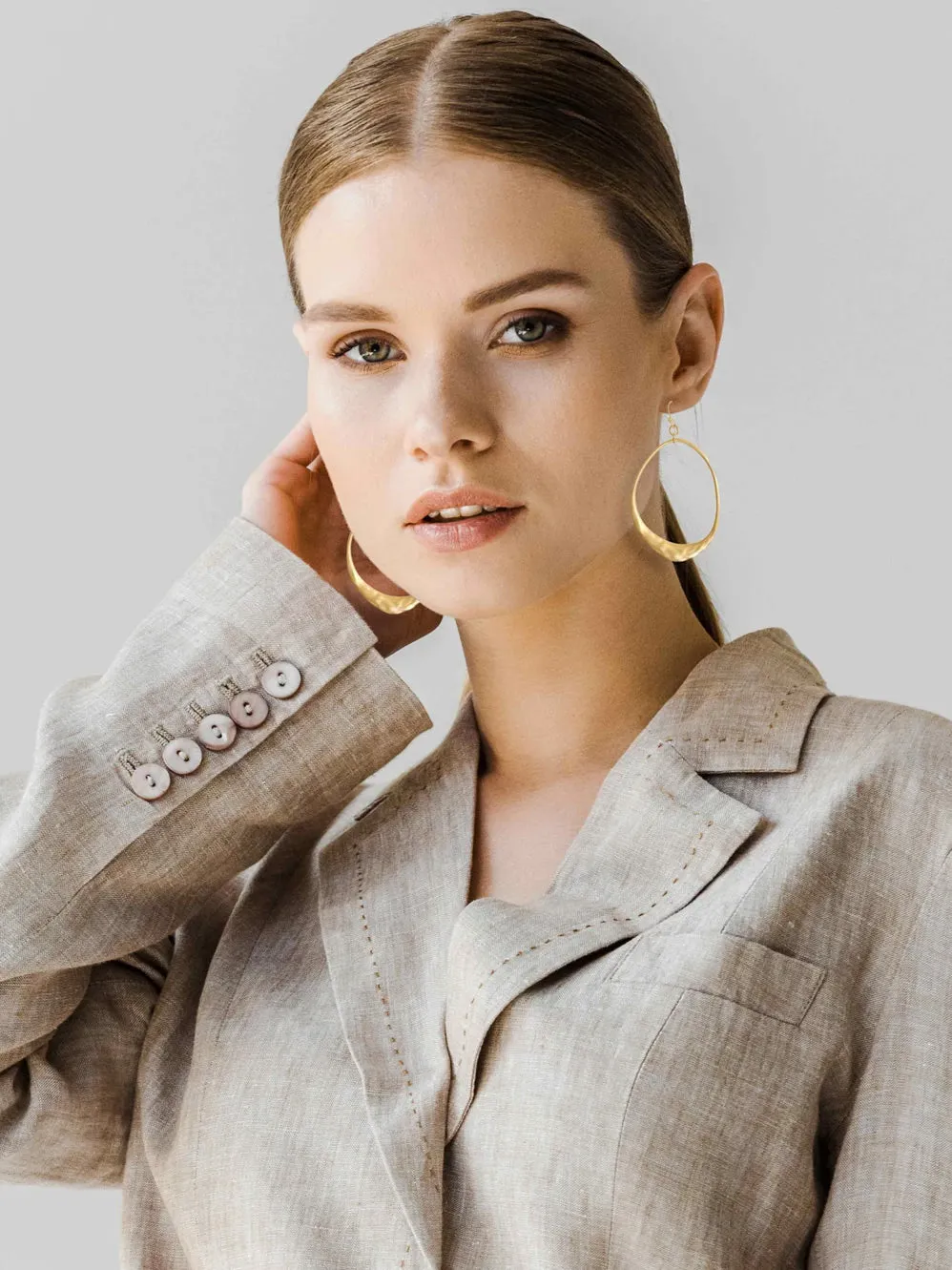 GxG COLLECTIVE SERENA STATEMENT HOOP EARRINGS