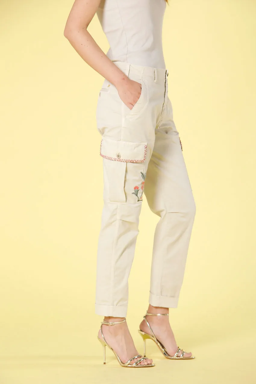 Judy Archivio pantalone cargo donna in twill di cotone con ricamo relaxed