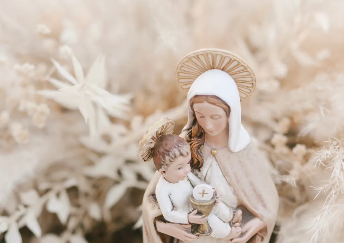 Virgin Mary Eucharist Statue