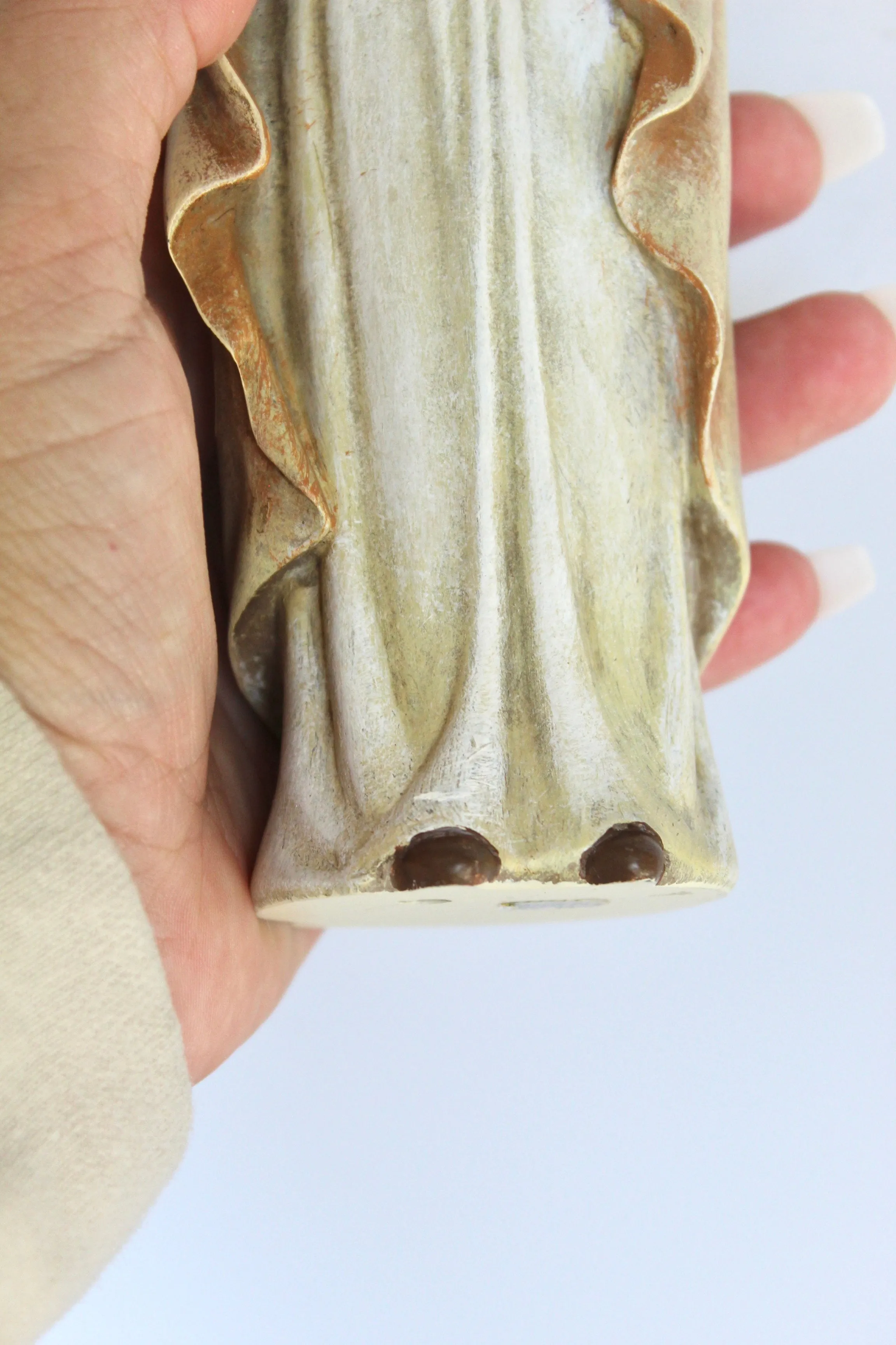 Virgin Mary Eucharist Statue