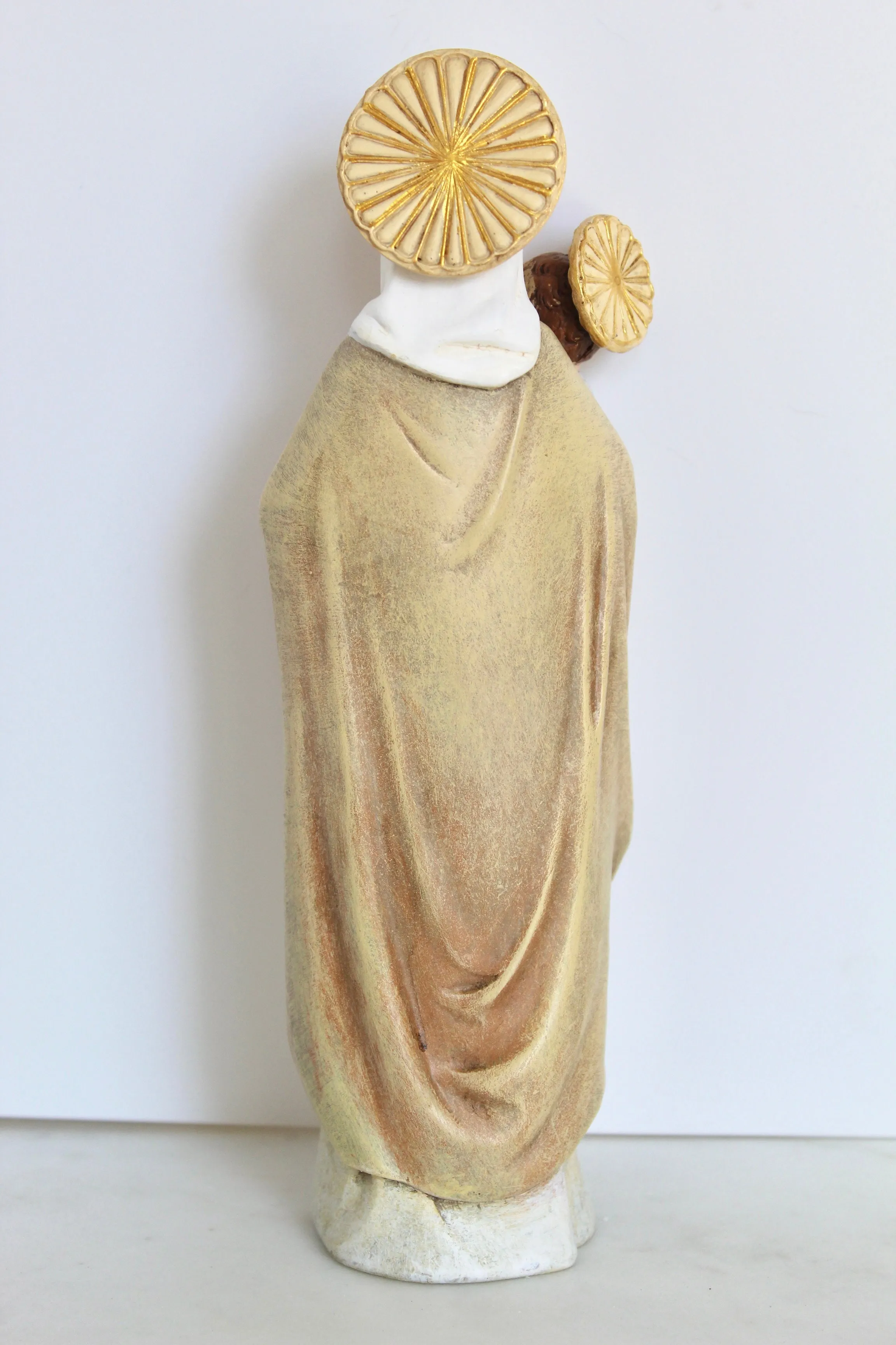 Virgin Mary Eucharist Statue