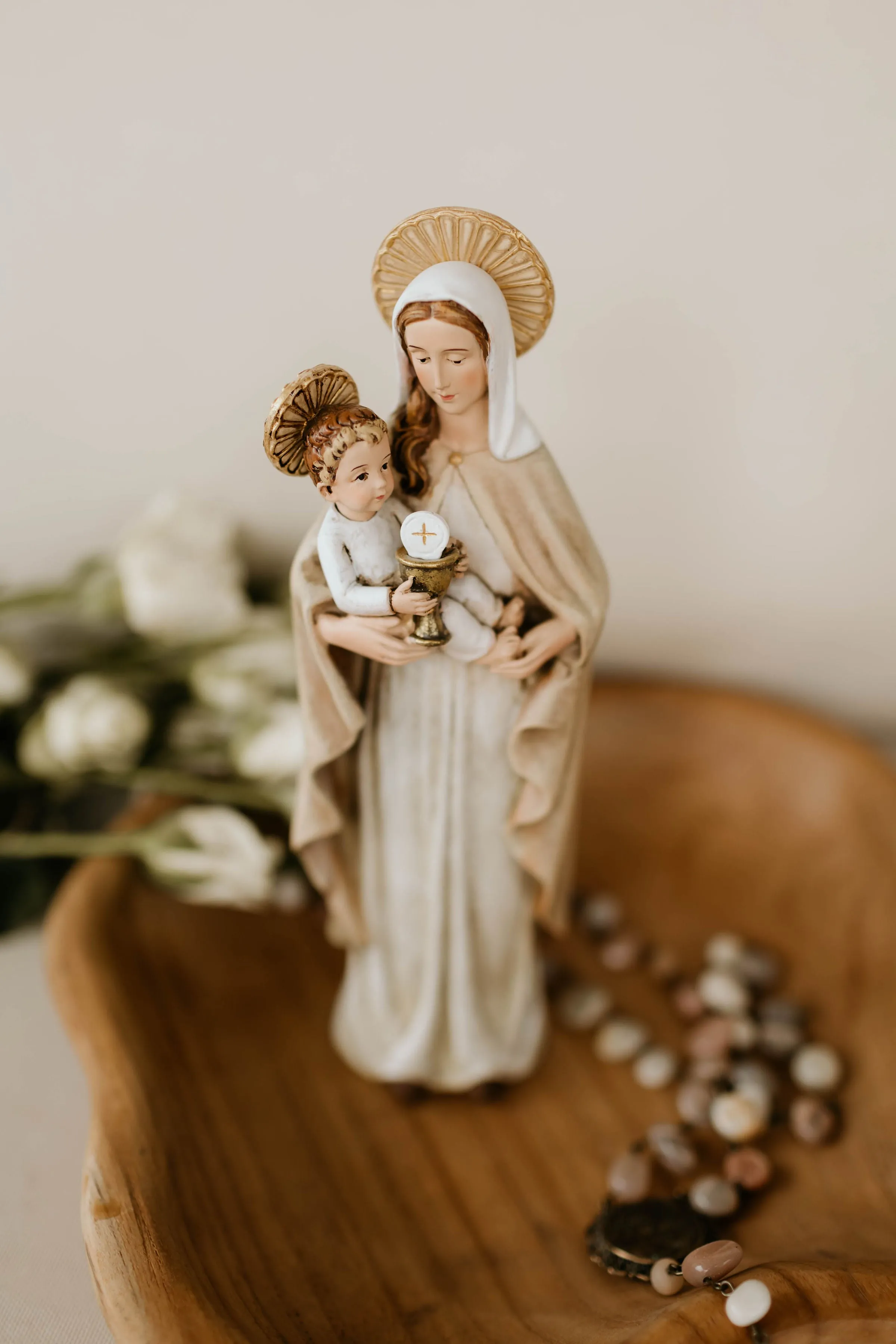 Virgin Mary Eucharist Statue