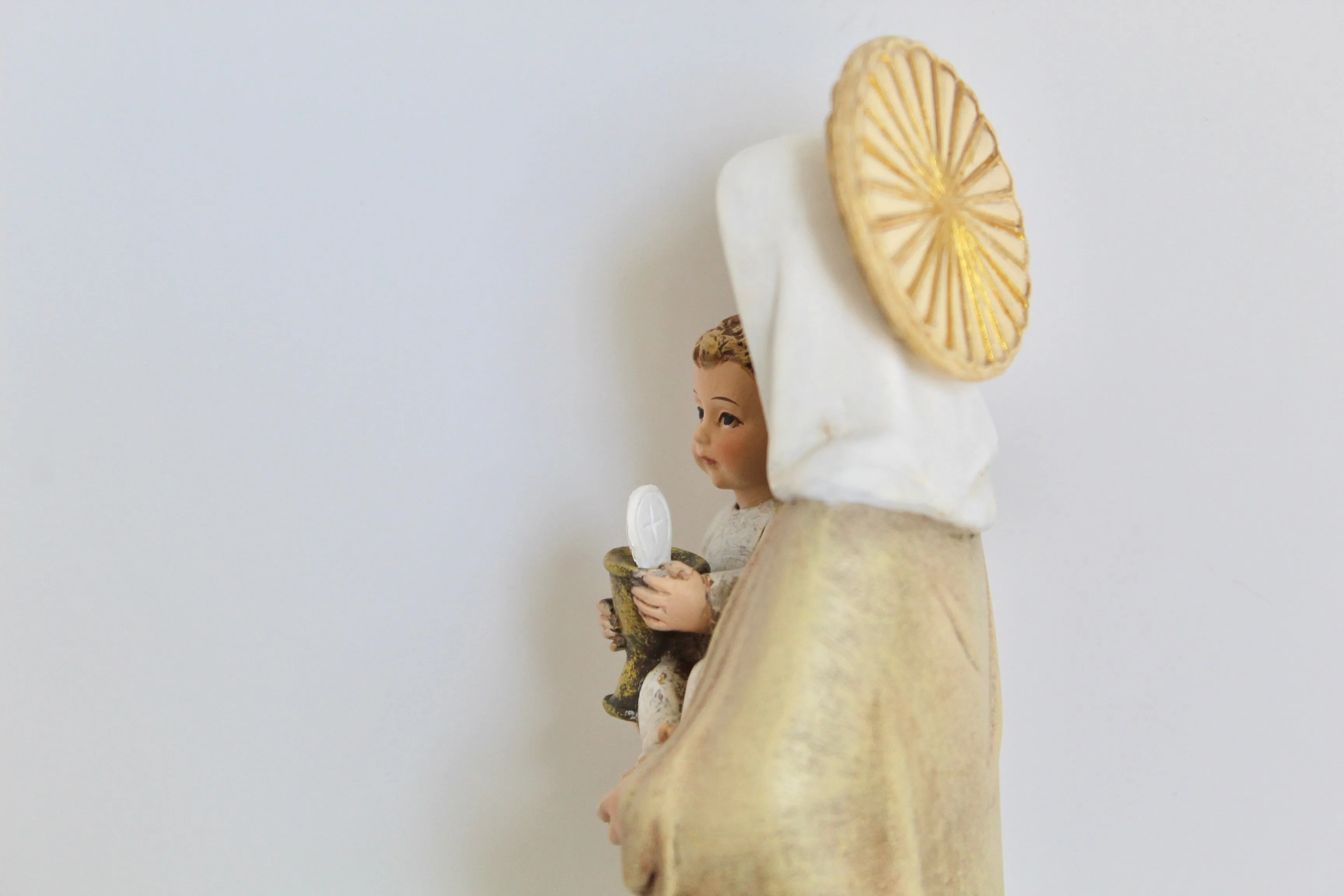 Virgin Mary Eucharist Statue