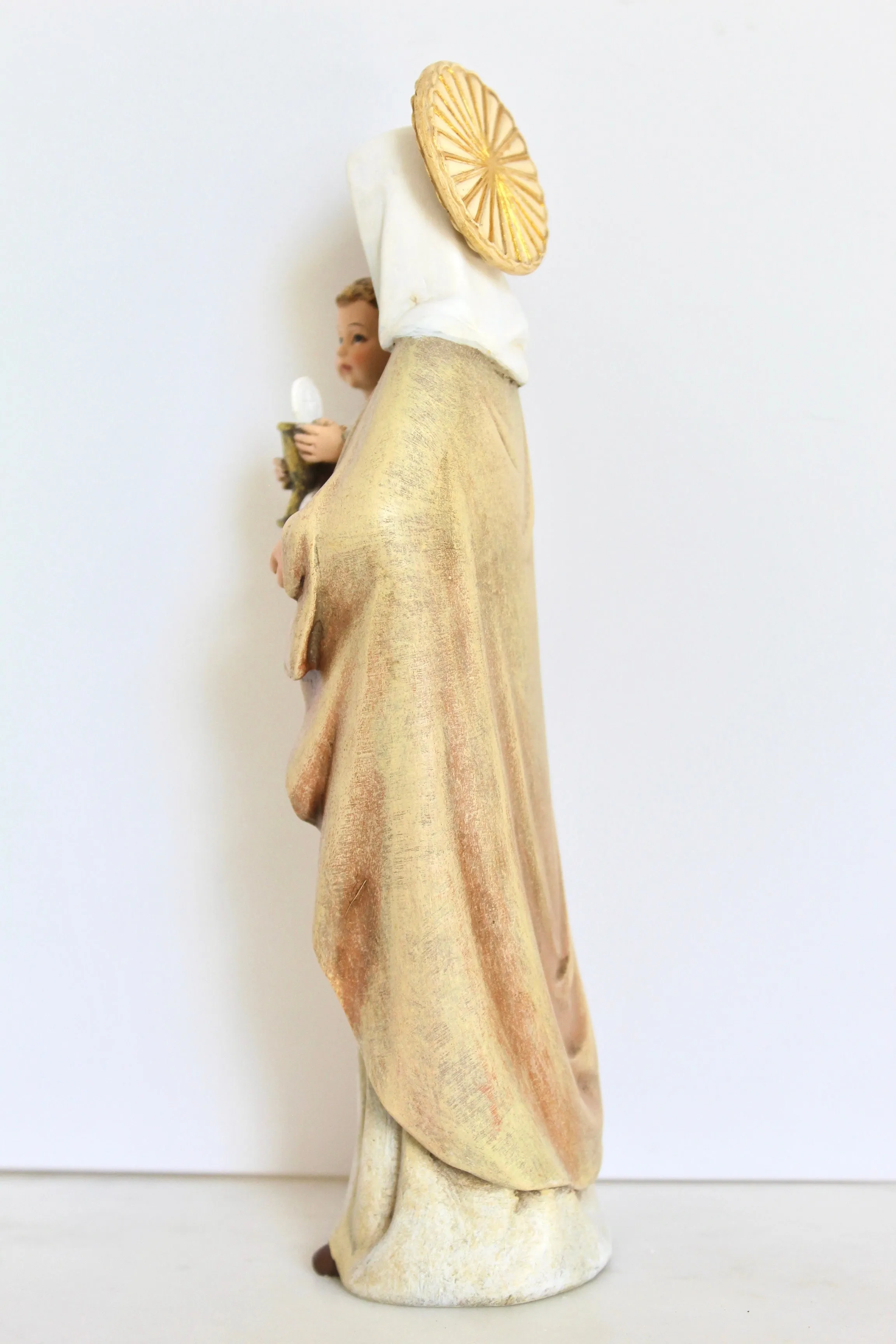 Virgin Mary Eucharist Statue