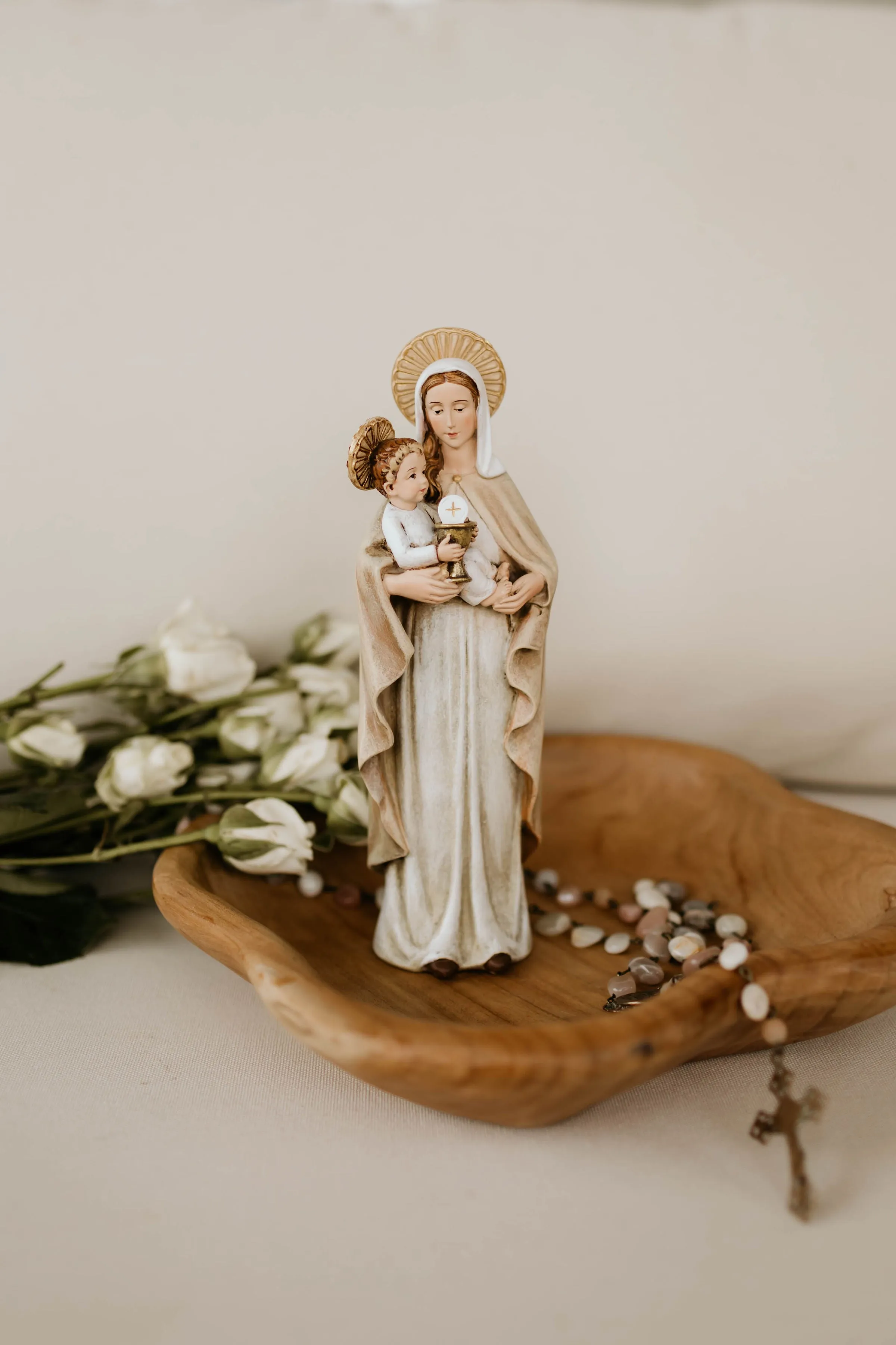 Virgin Mary Eucharist Statue